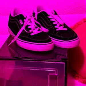 Vans Skate Sneakers blk/wht reinforced tongue sz 11 VG cond